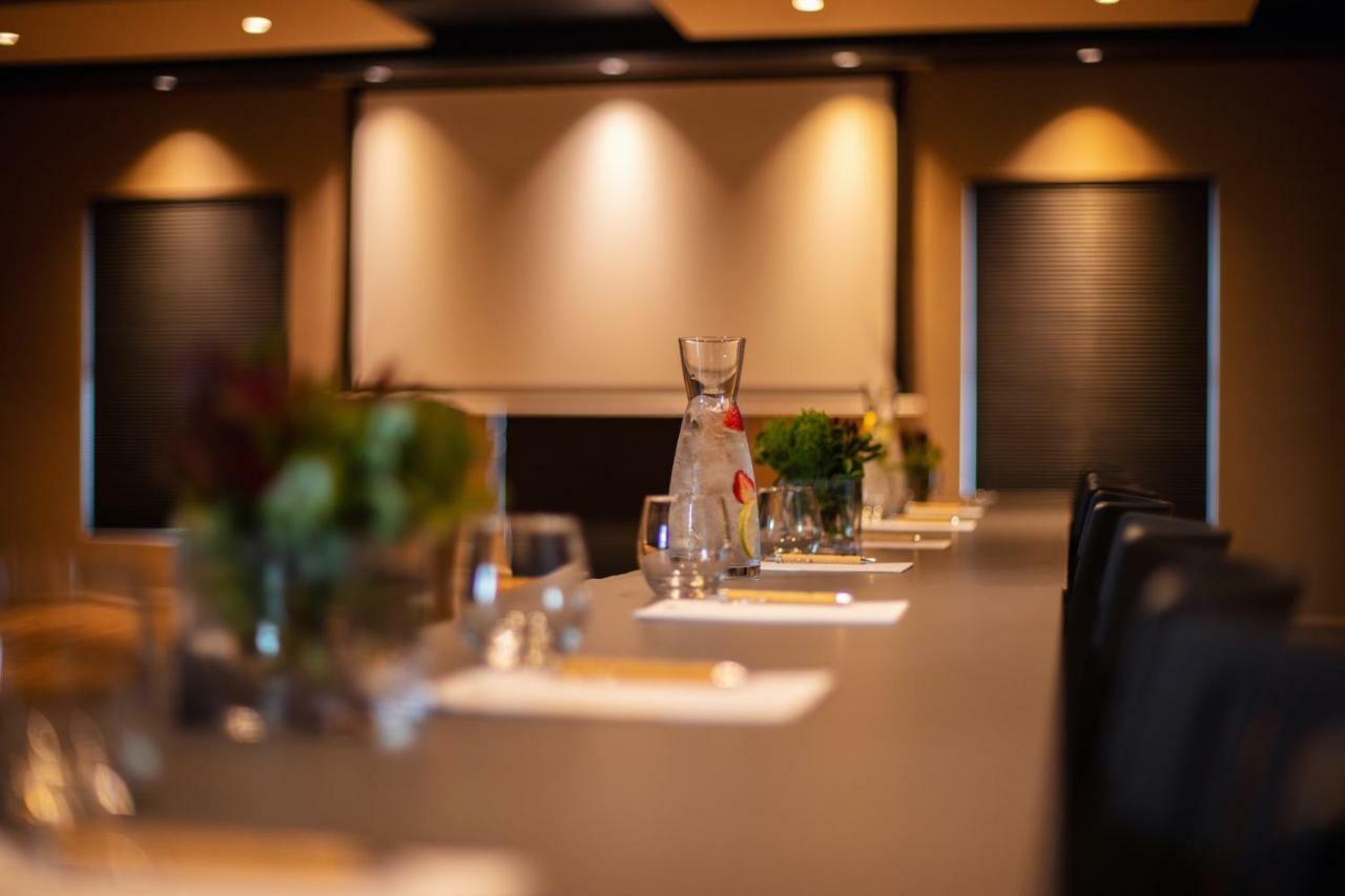 Sky Villa Boutique Hotel By Raw Africa Collection Плеттенберг-Бей Экстерьер фото Meeting room