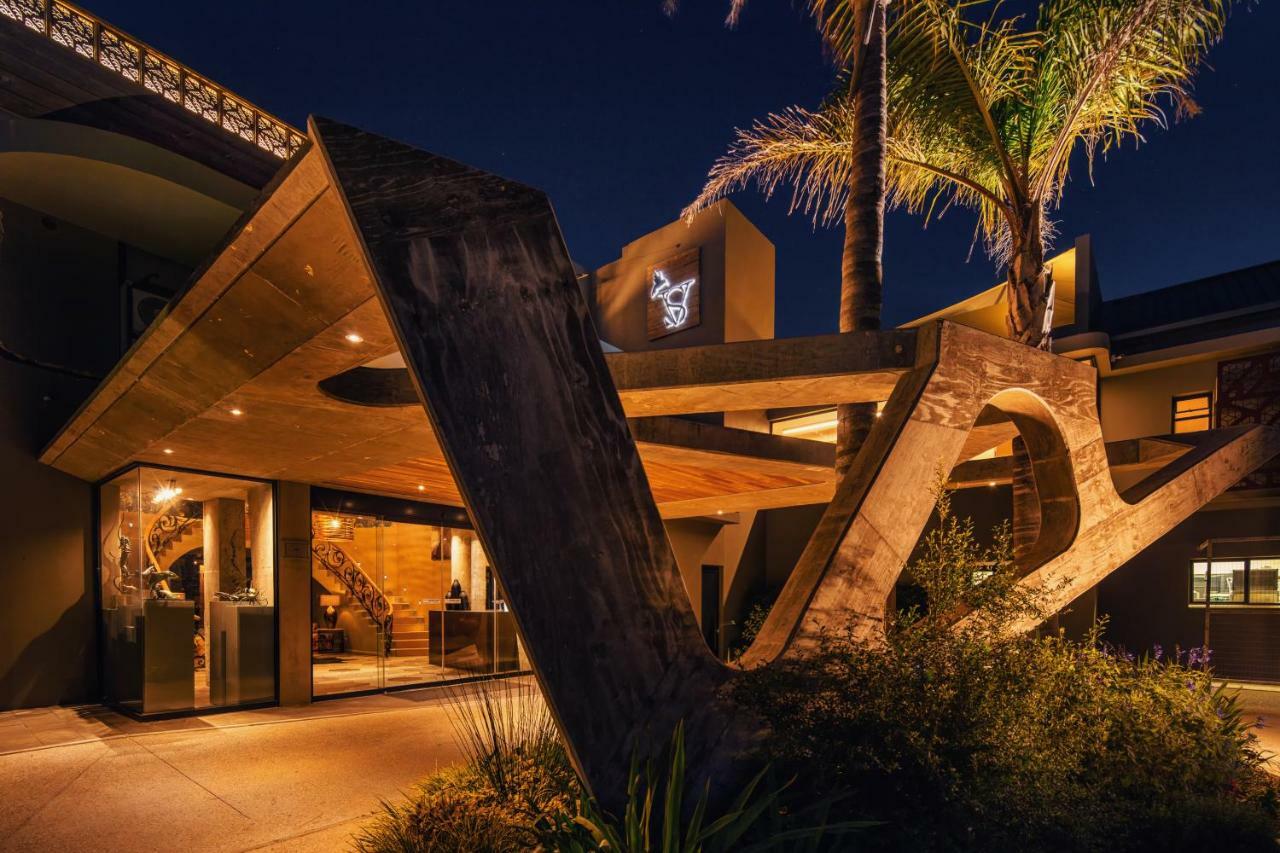 Sky Villa Boutique Hotel By Raw Africa Collection Плеттенберг-Бей Экстерьер фото The entrance to the hotel