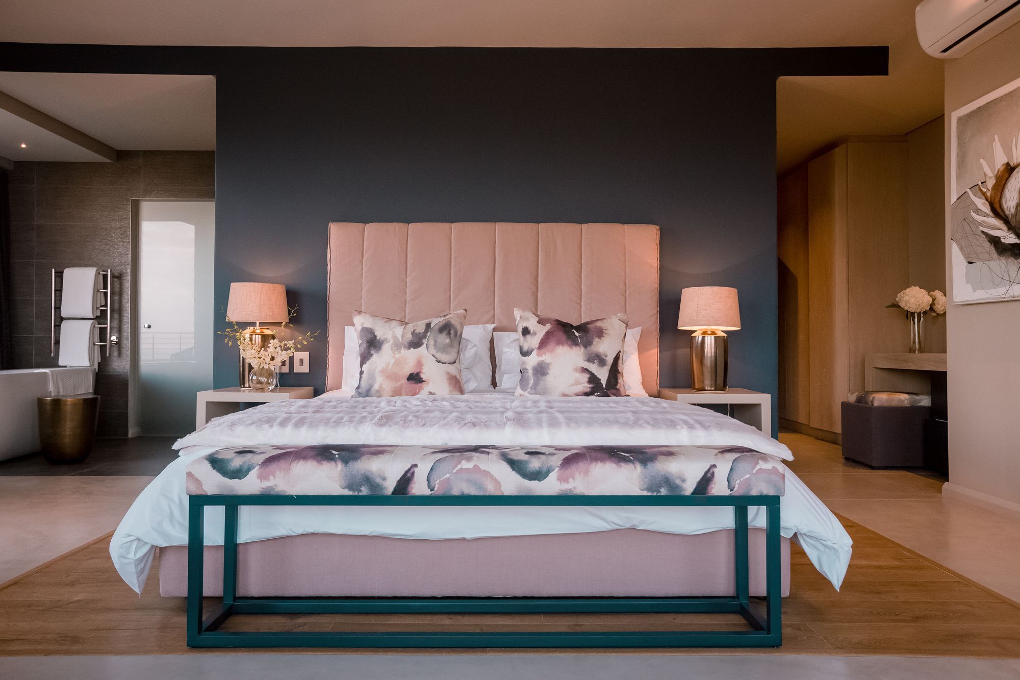 Sky Villa Boutique Hotel By Raw Africa Collection Плеттенберг-Бей Экстерьер фото A bedroom at the Cape Town edition